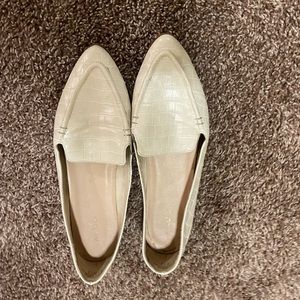 Aldo size womens US 10 white flats